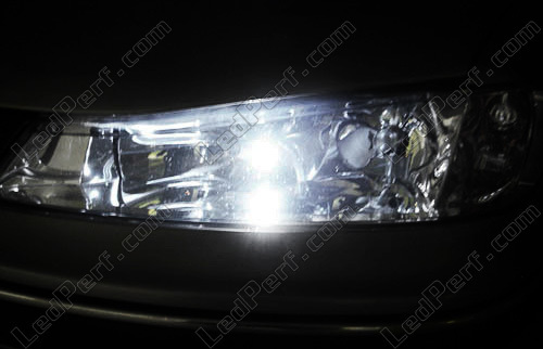 Leds blanches xenon pour veilleuses Peugeot 406 tuning